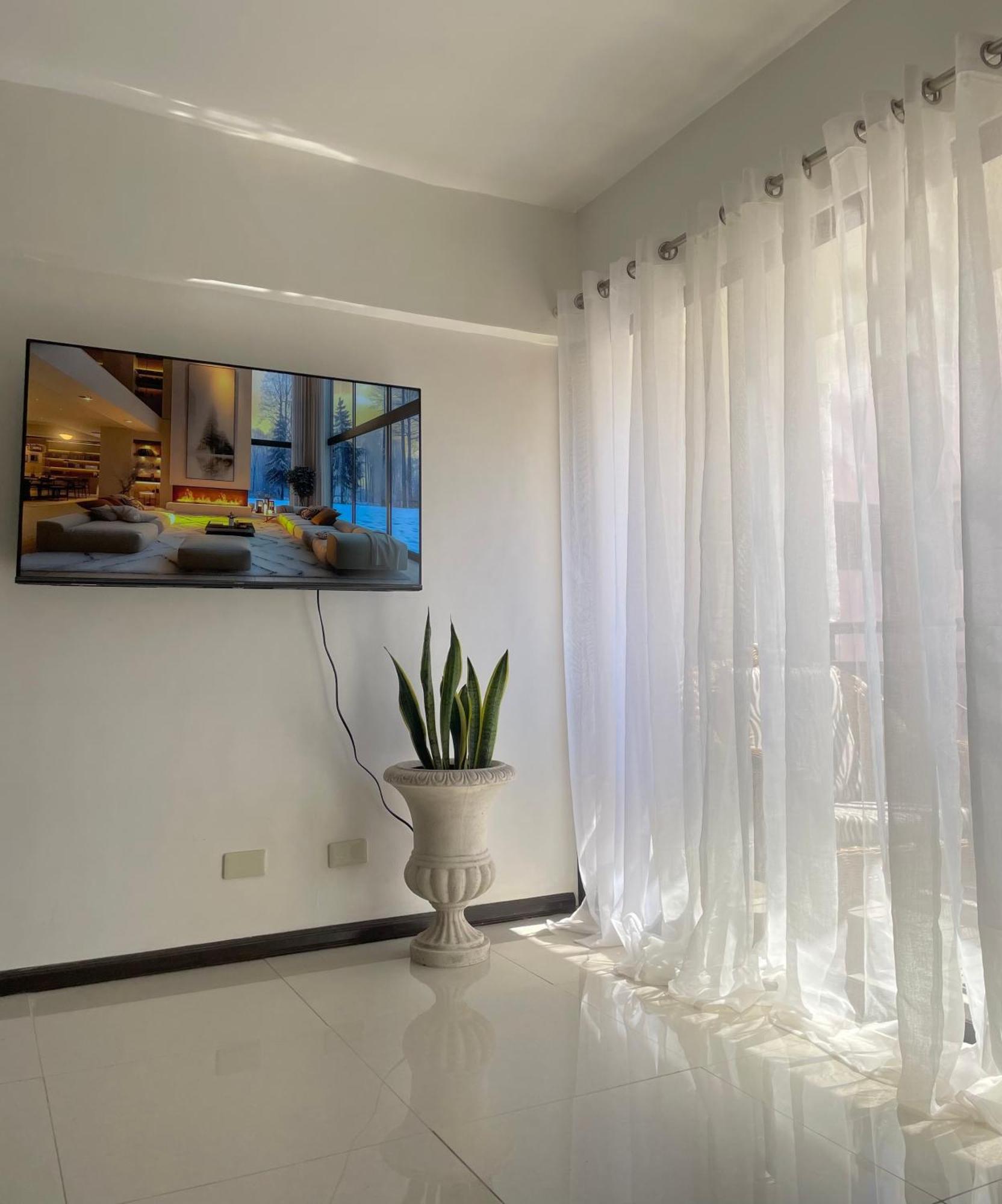 The Premier Suite Lapu-Lapu City Exteriör bild